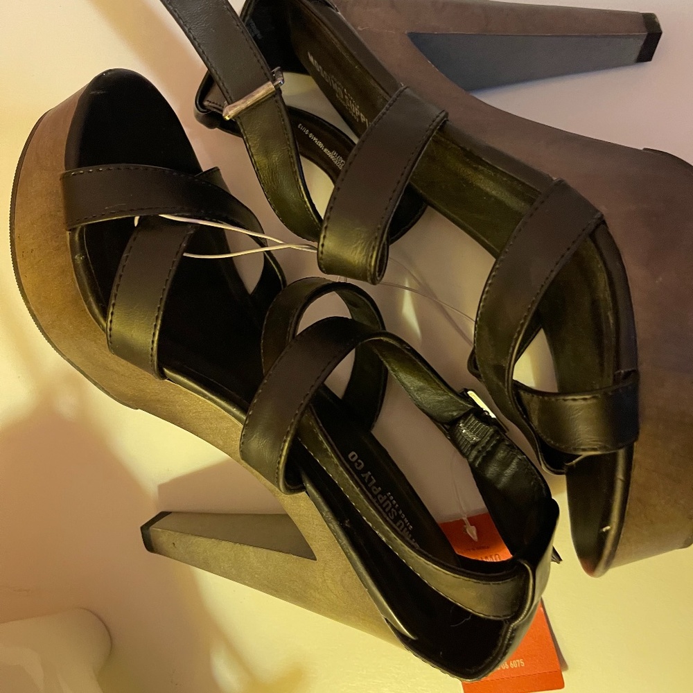 Mossimo heels size 8